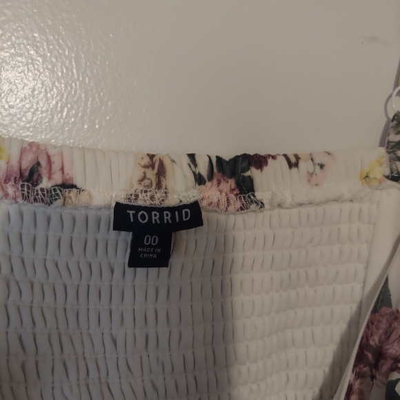 Torrid floral handkerchief hem dress (plus size; size 00) - Picture 11 of 13